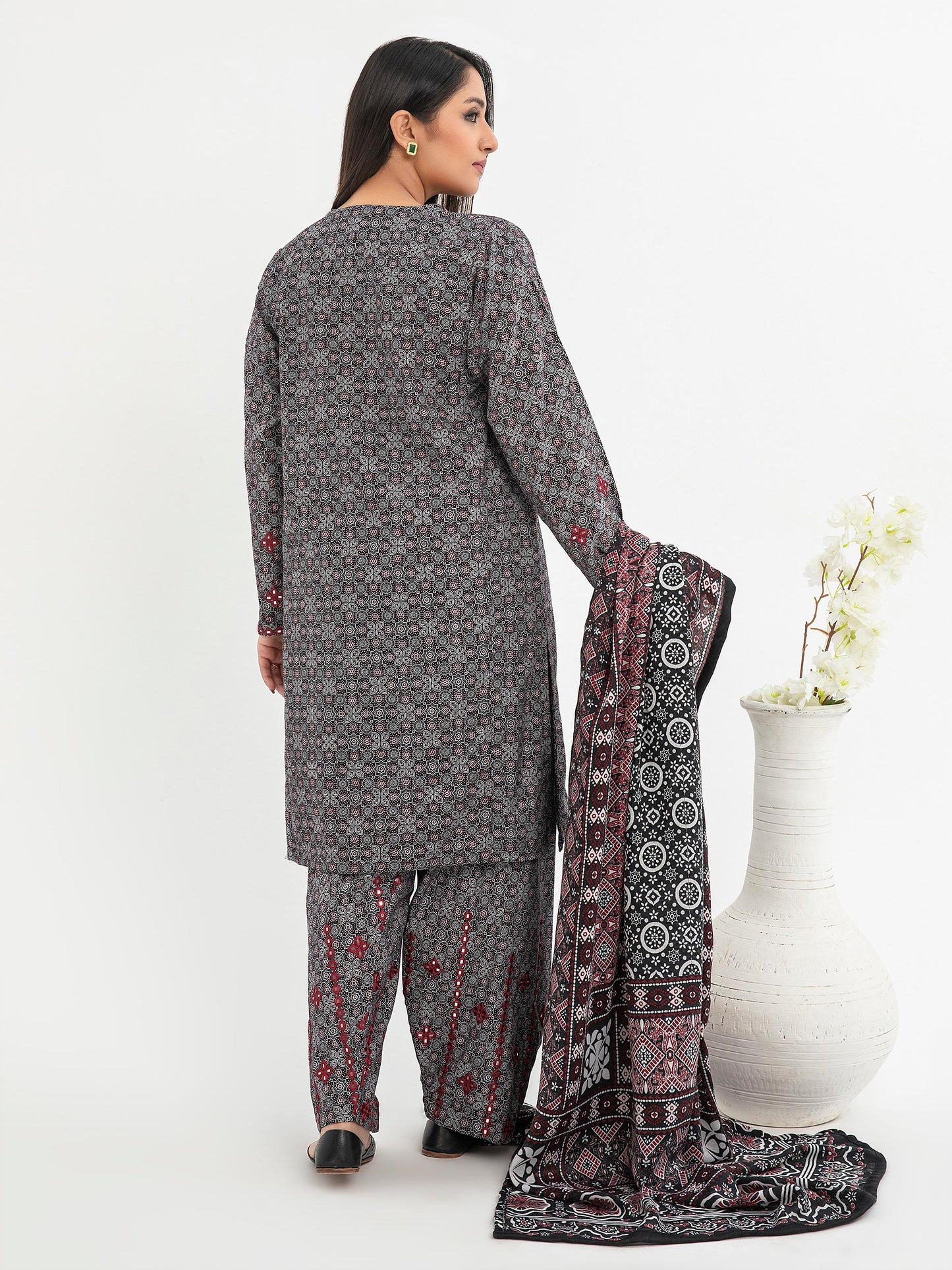 3 Piece Karandi Suit-Embroidered (Pret)