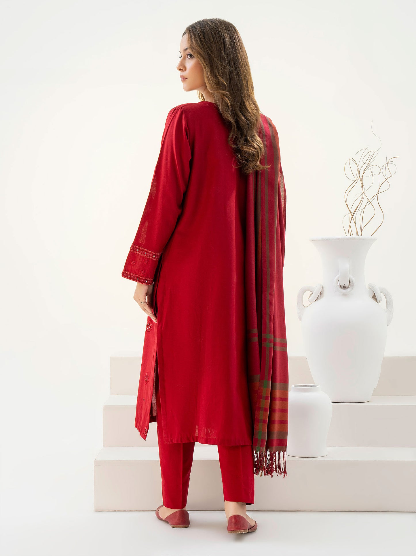 3 Piece Khaddar Suit-Embroidered (Pret)