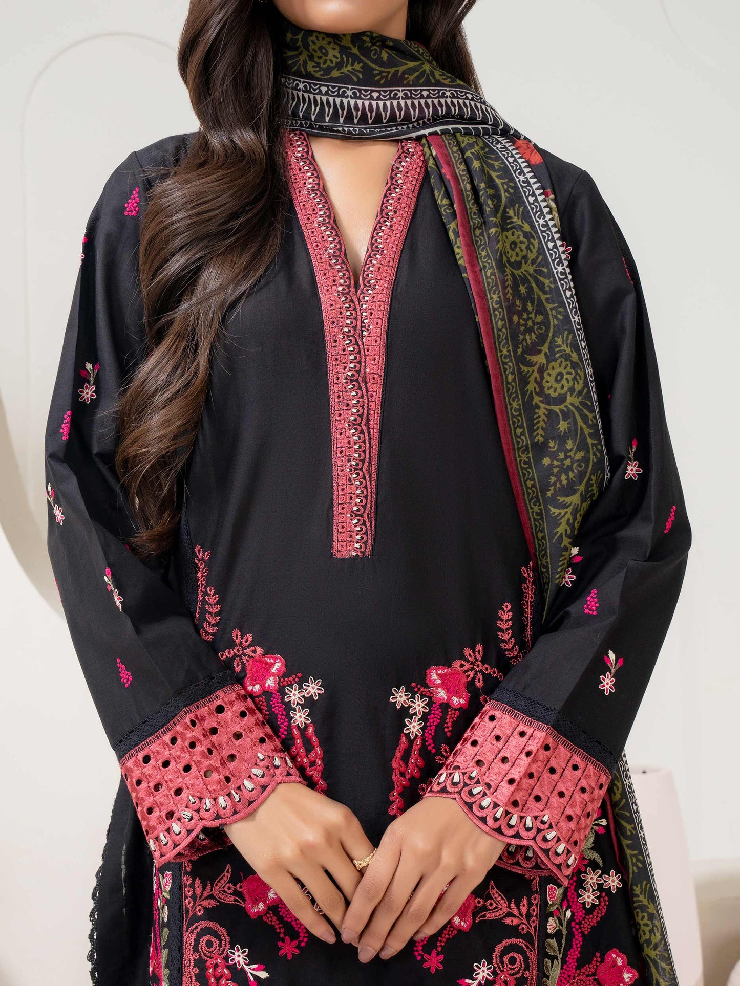 3 Piece Lawn Suit-Embroidered (Pret)