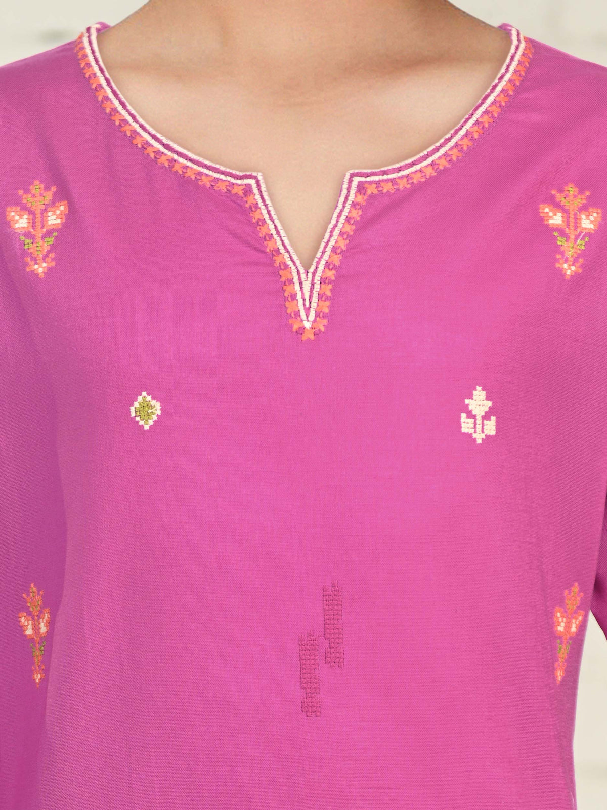 2 Piece Khaddar Suit- Embroidered (Pret)