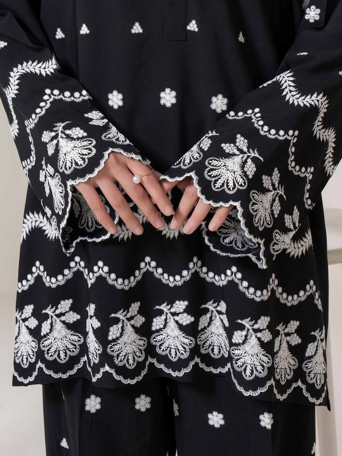 Linen Co-ord-Embroidered