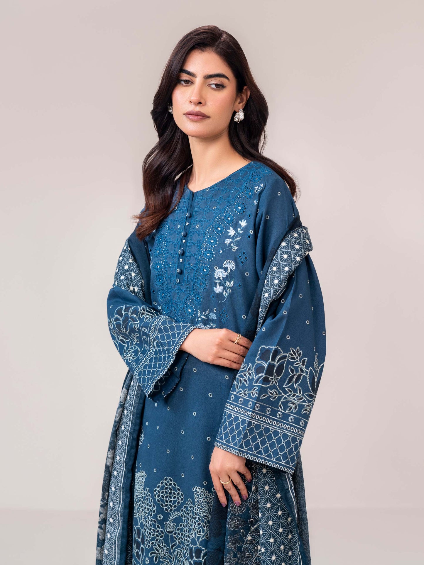 3 Piece Khaddar Suit- Embroidered (Pret)