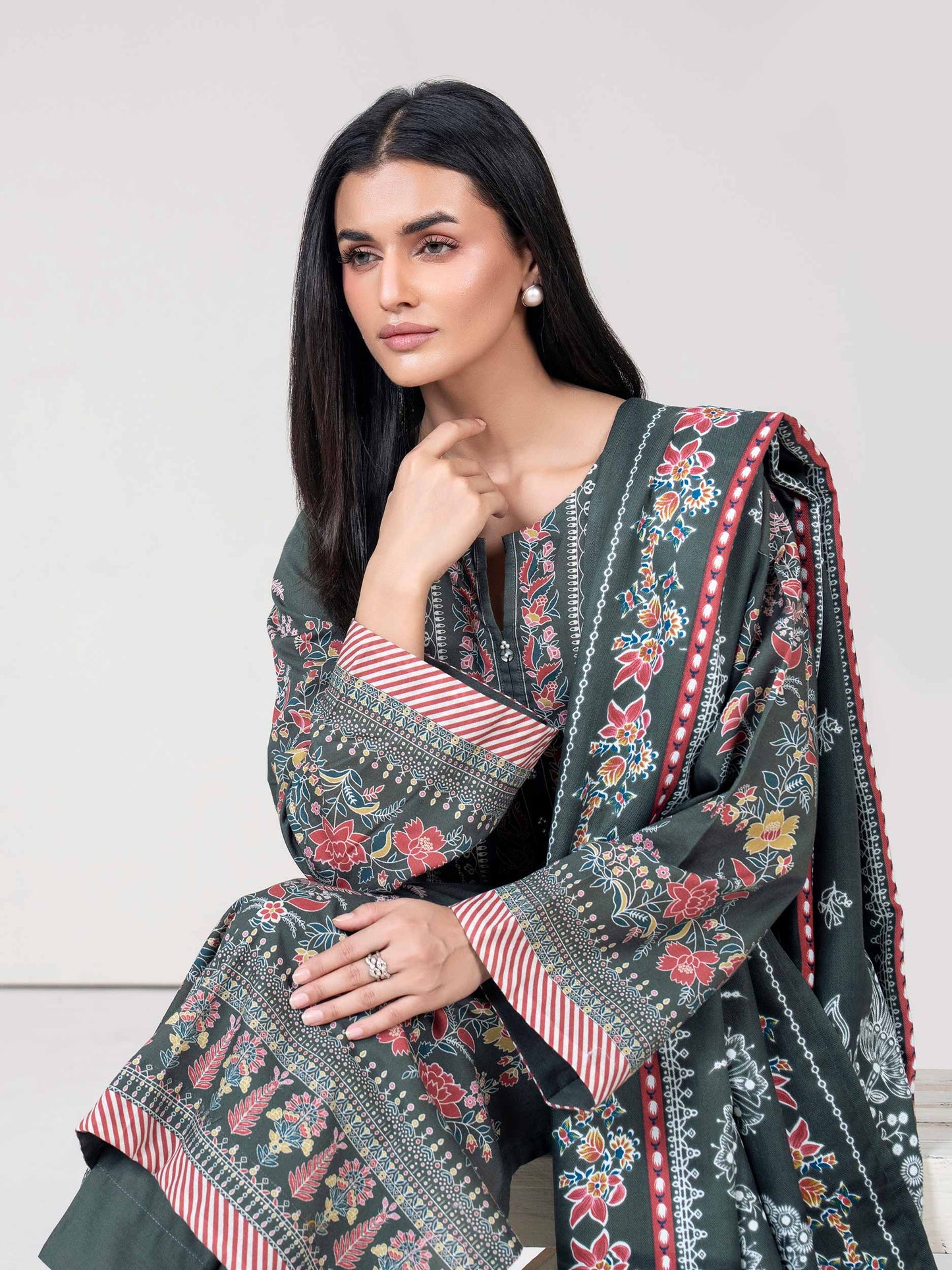 3 Piece Khaddar Suit (Pret)