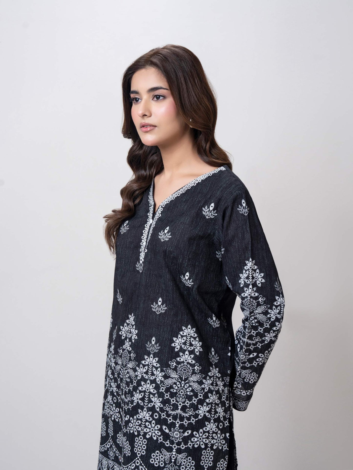 Khaddar Co-ord Set- Embroidered