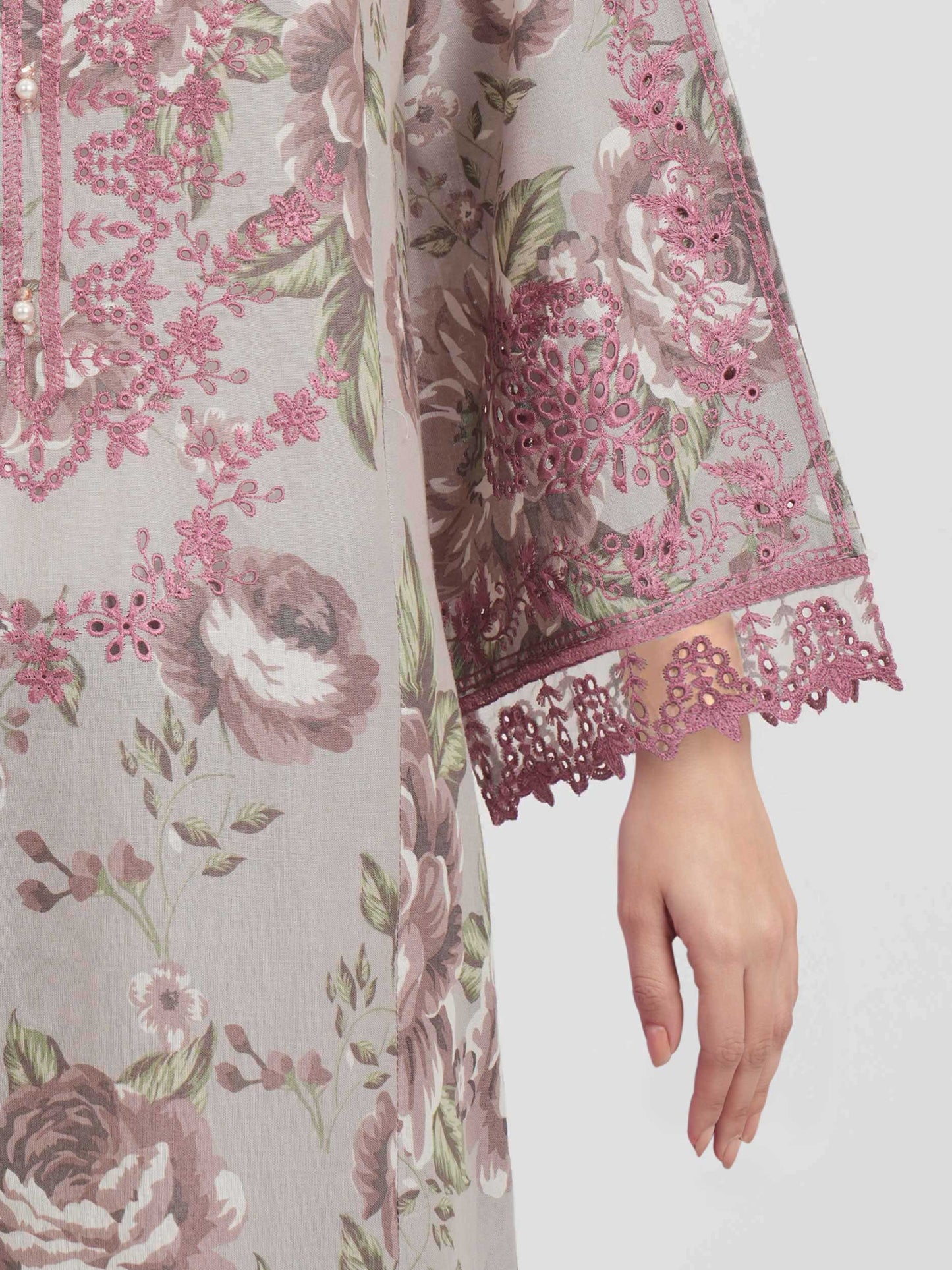 3 Piece Khaddar Suit- Embroidered (Pret)