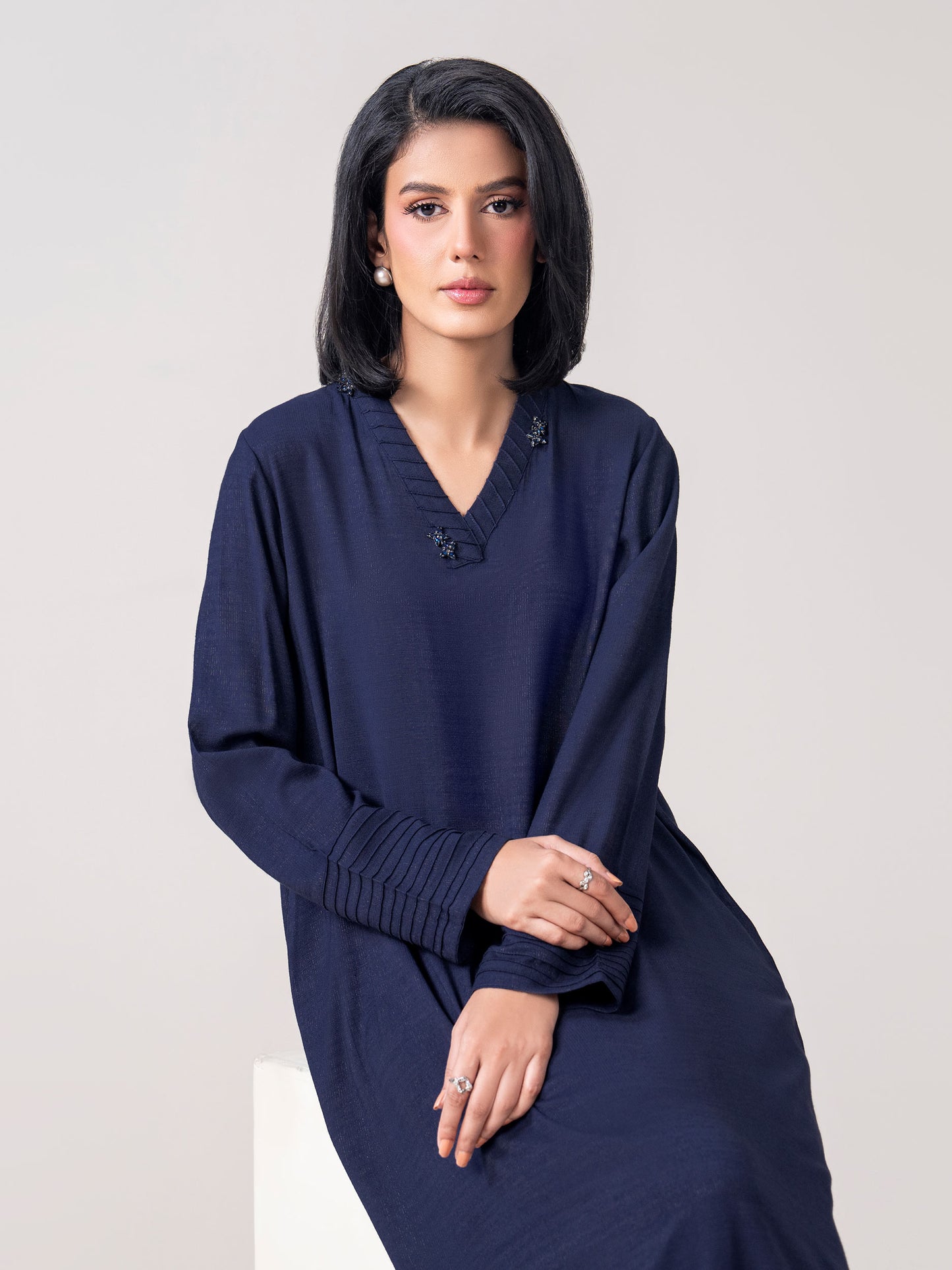 2-Piece Zari Karandi Suit (Pret)