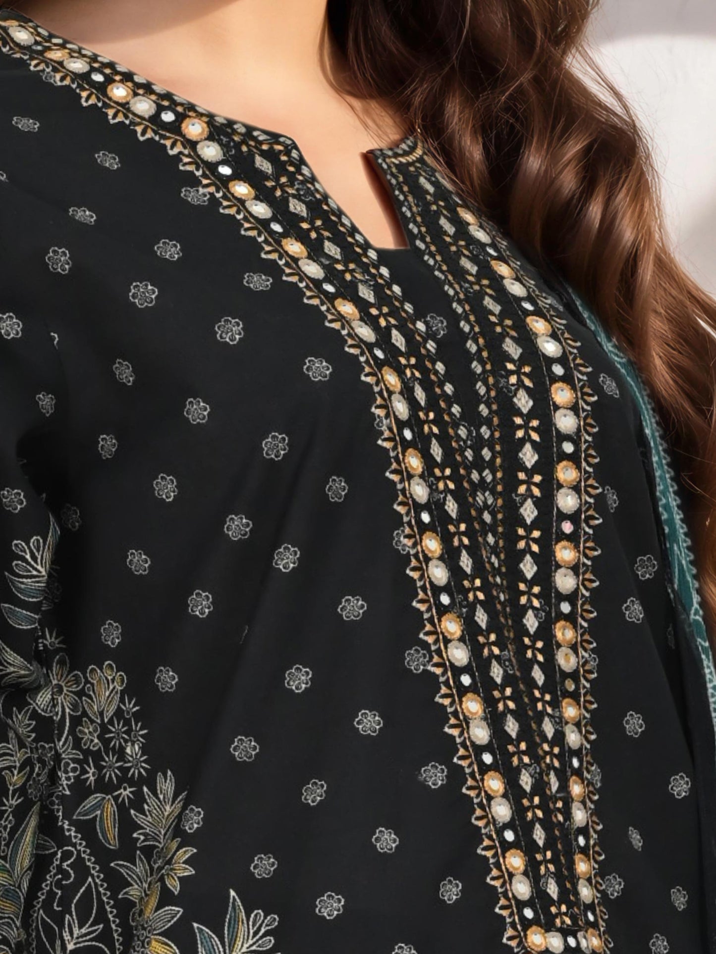 3 Piece Lawn Suit- Embroidered (Pret)