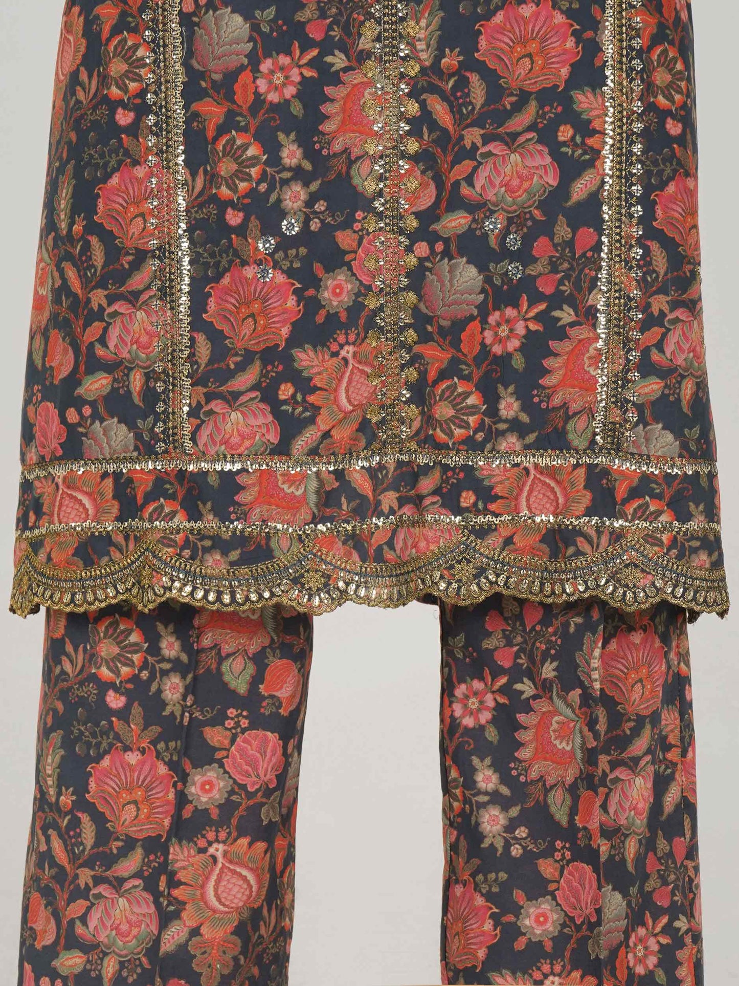 3 Piece Lawn Suit- Embroidered (Pret)
