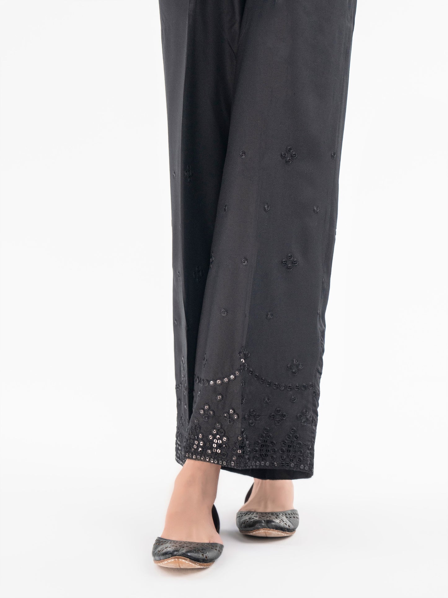 Embroidered Crepe Trouser (Pret)