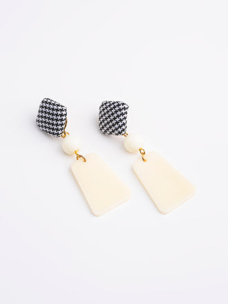 drop-style-earrings
