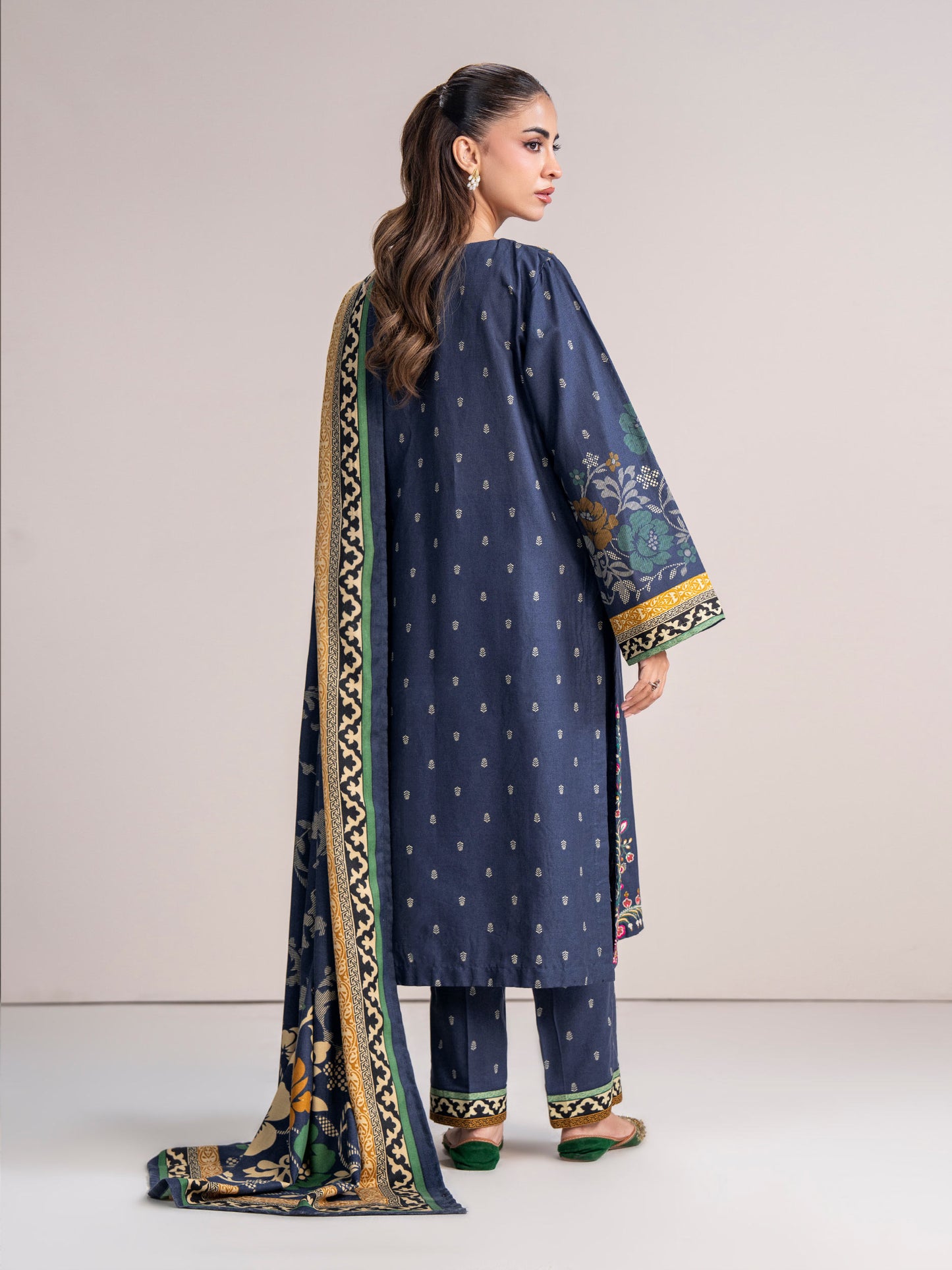3 Piece Khaddar Suit- Embroidered (Pret)