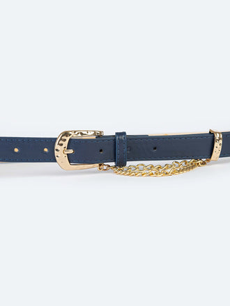 textured-buckle-belt