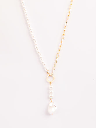 pearl-embellished-toggle-necklace