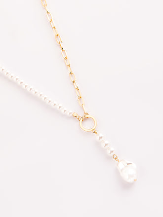 pearl-embellished-toggle-necklace