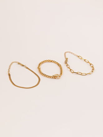 classic-gold-bracelet-set