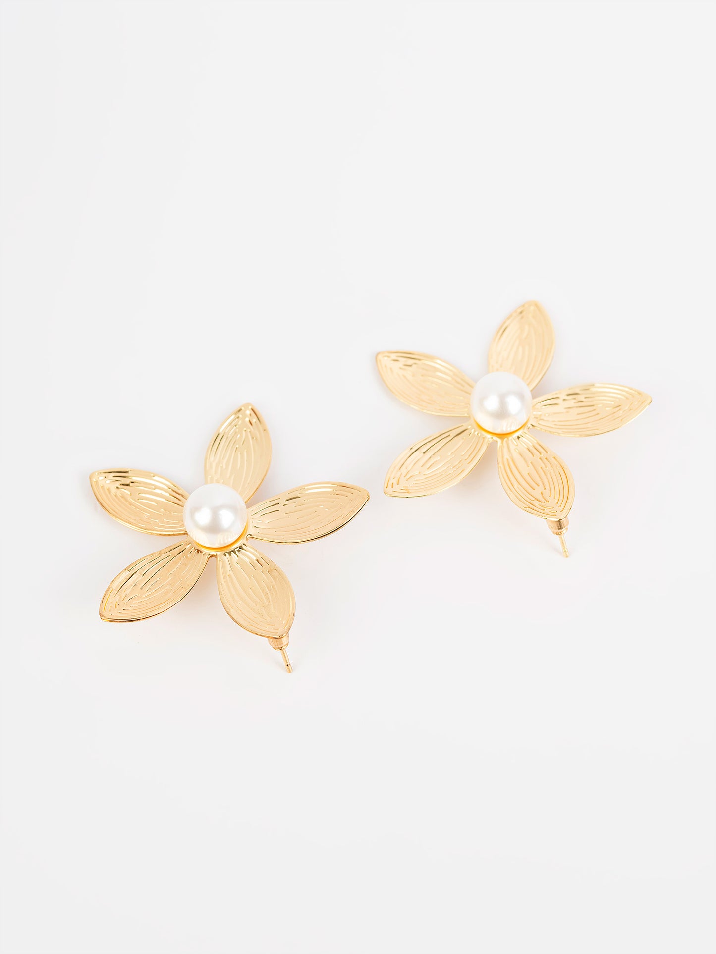 Pearl Floral Earrings