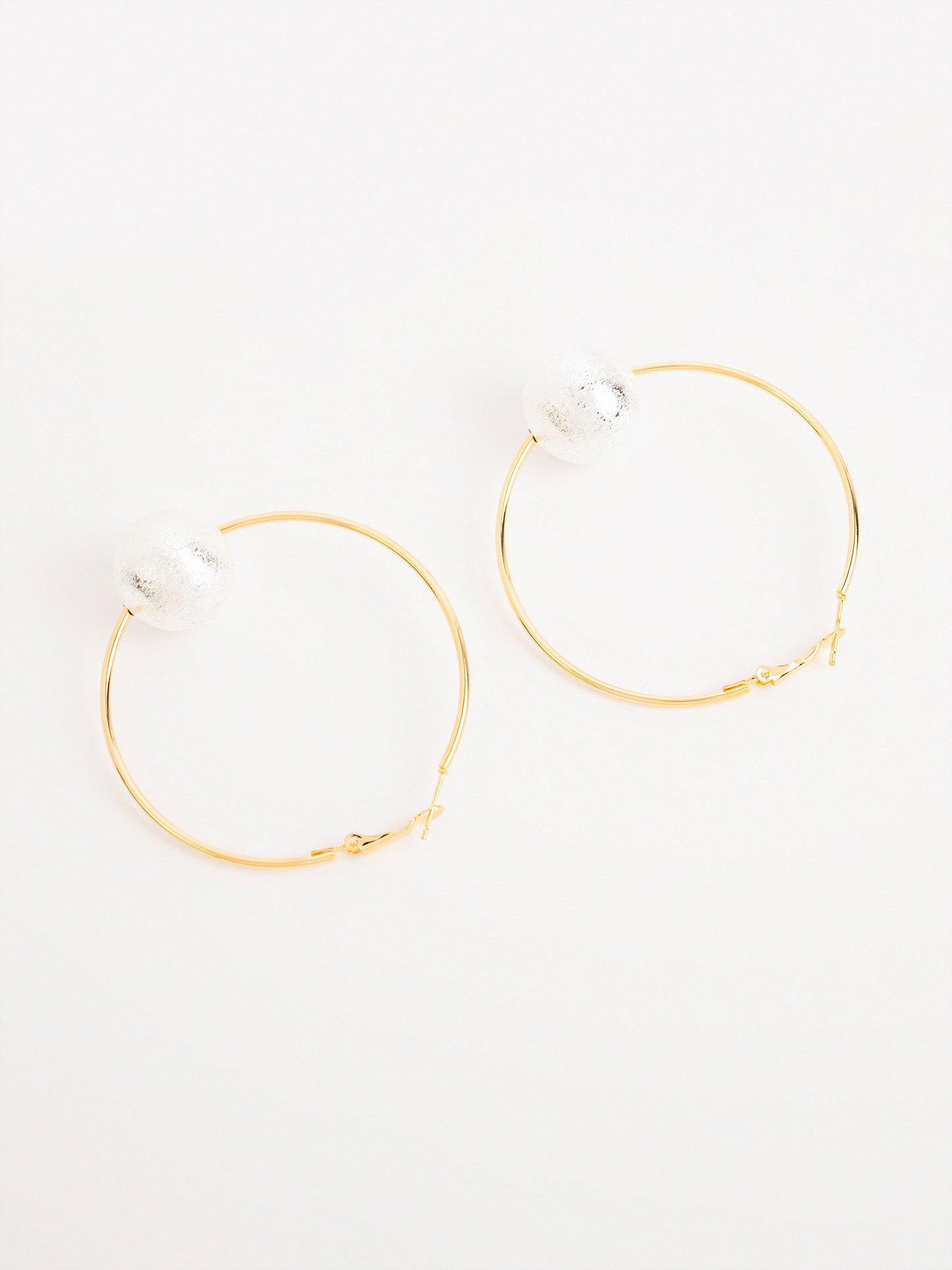 Minimal Hoop Earrings