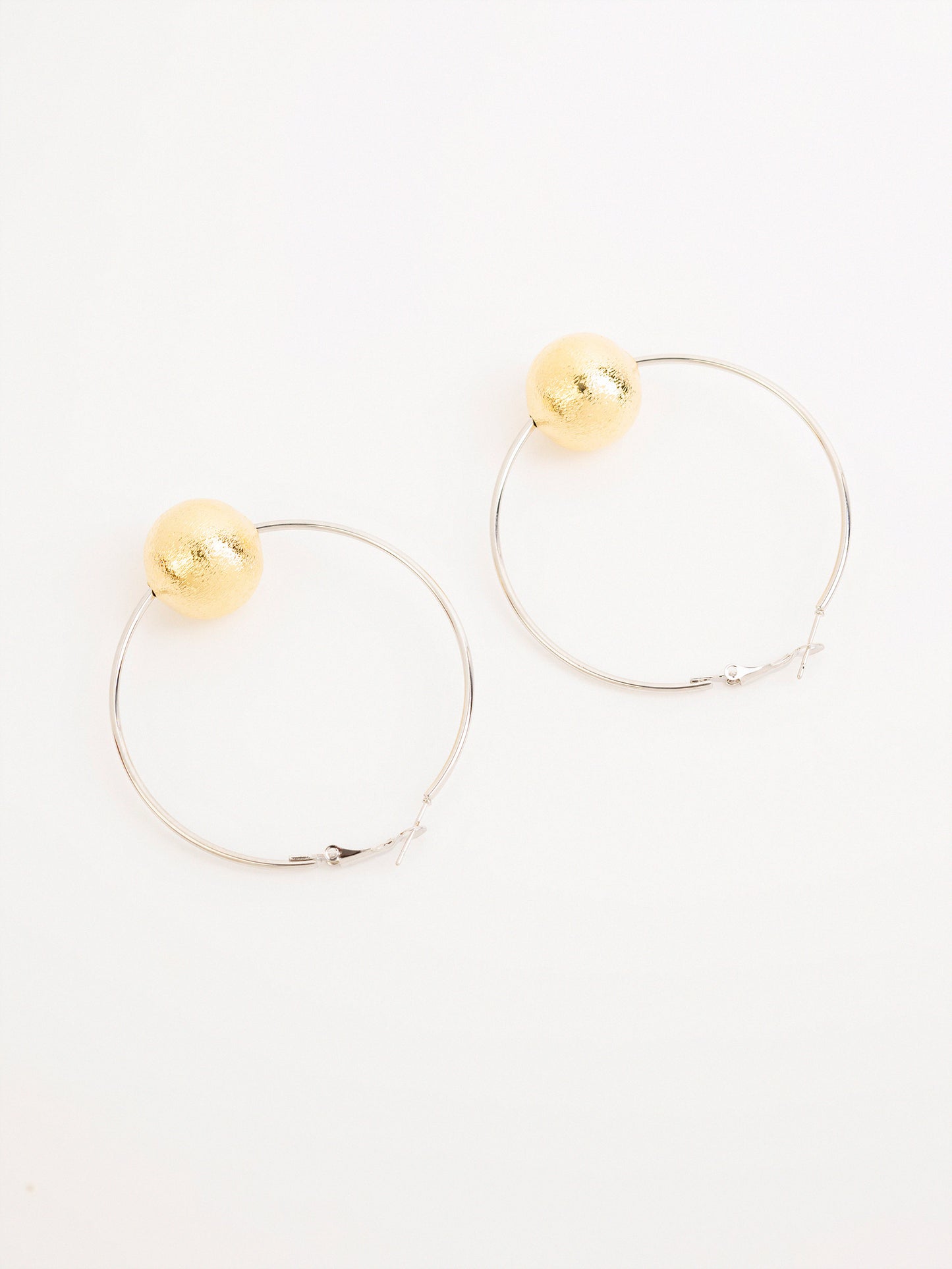 Minimal Hoop Earrings