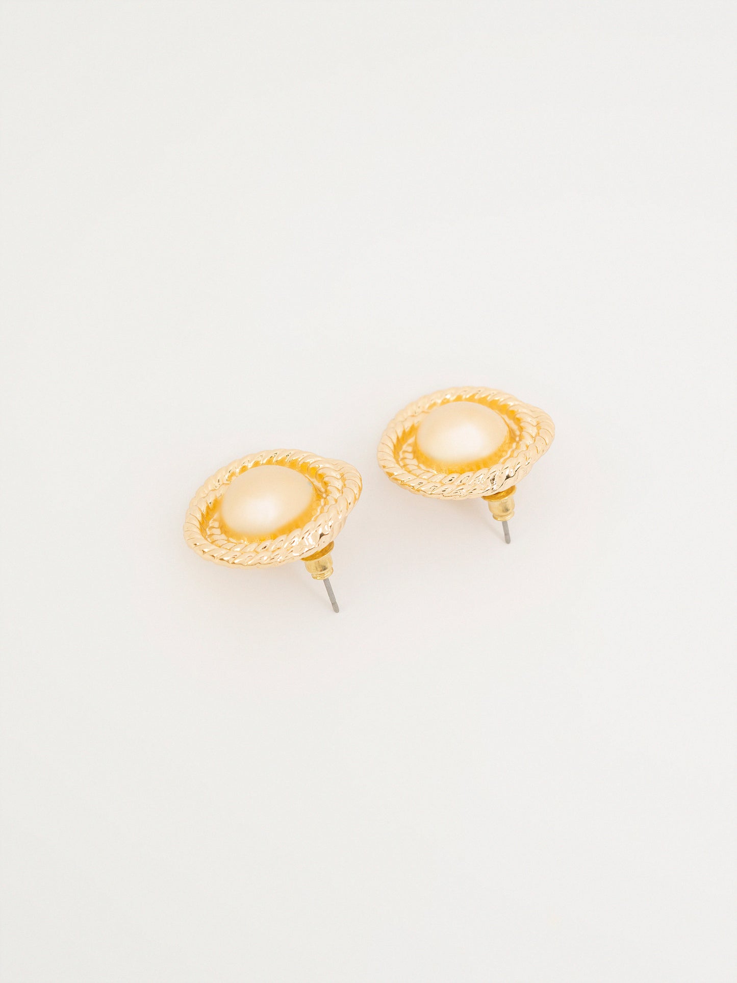 Pearl Stud Earring