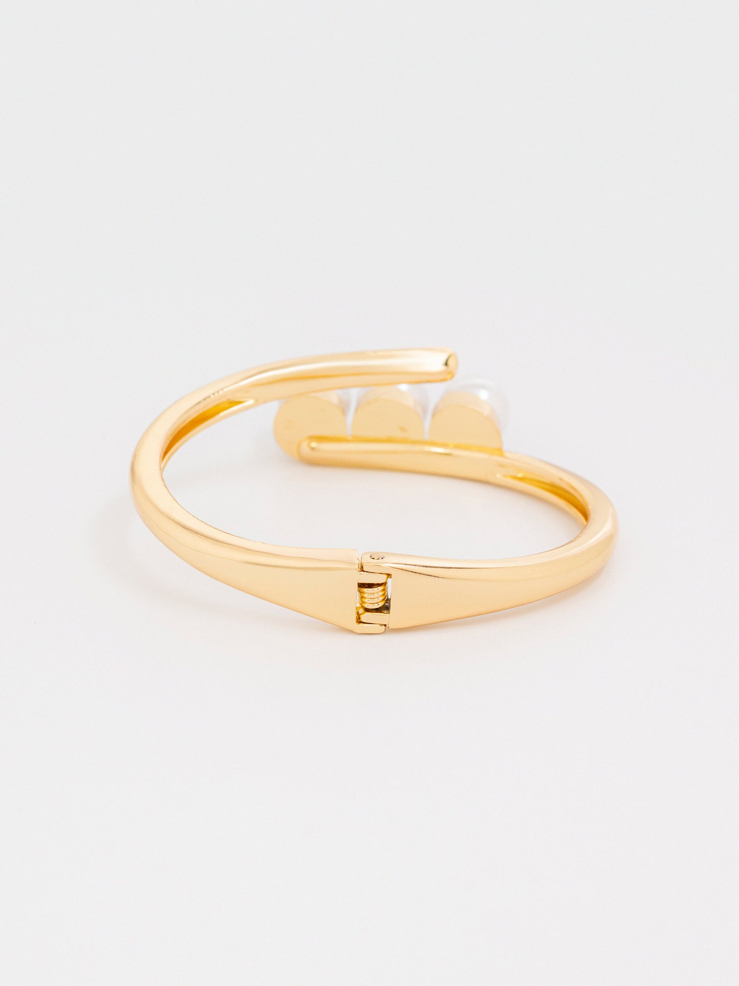 Sleek Pearl Bracelet