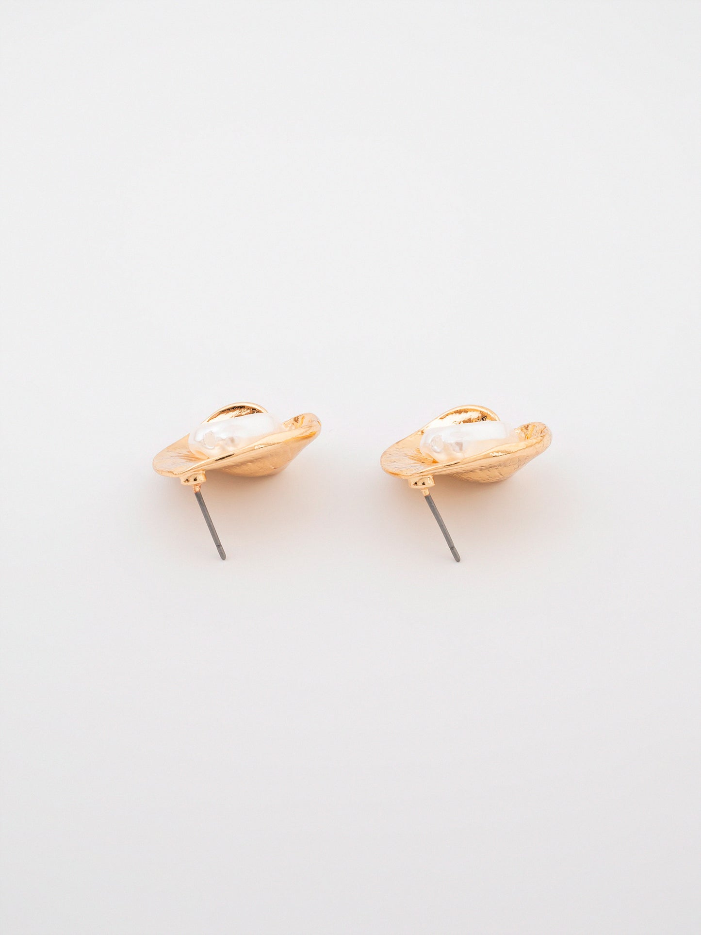 Sculpted Pearl Studs