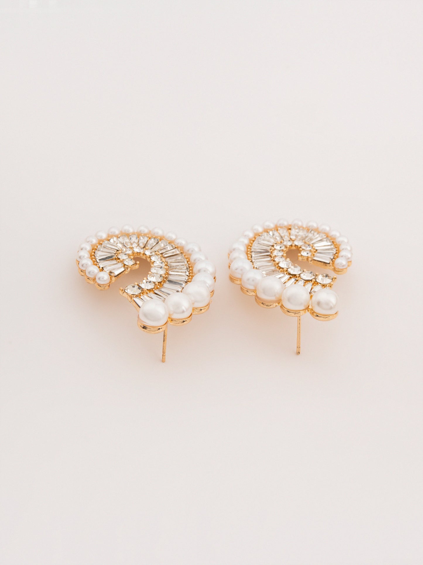 Gul Motif Studs