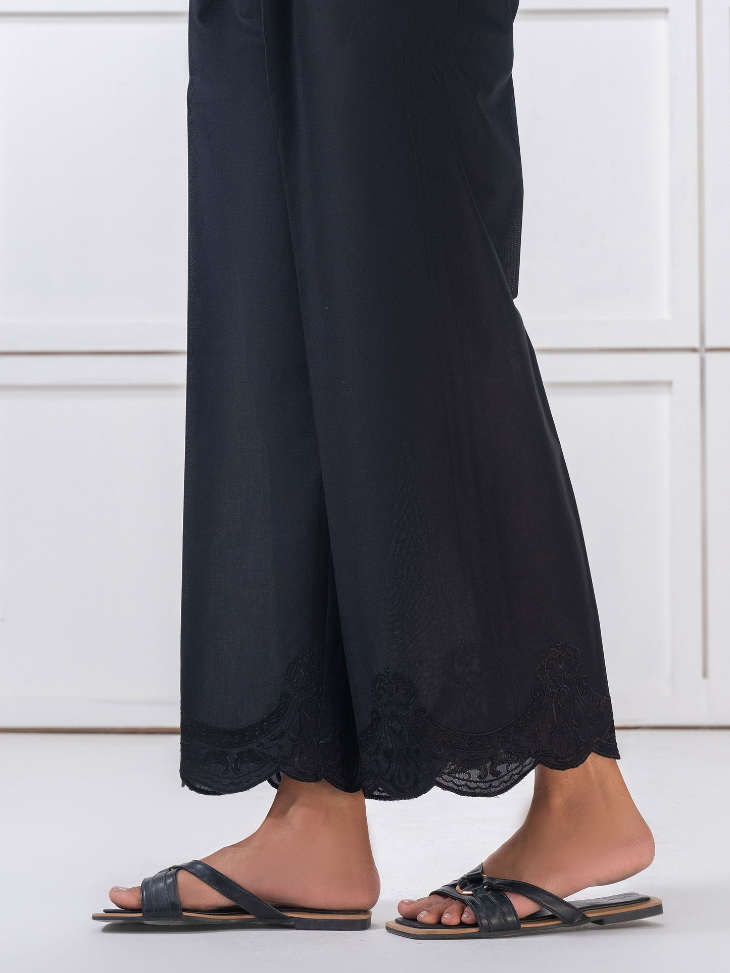 Lawn Trouser-Embroidered (Pret)