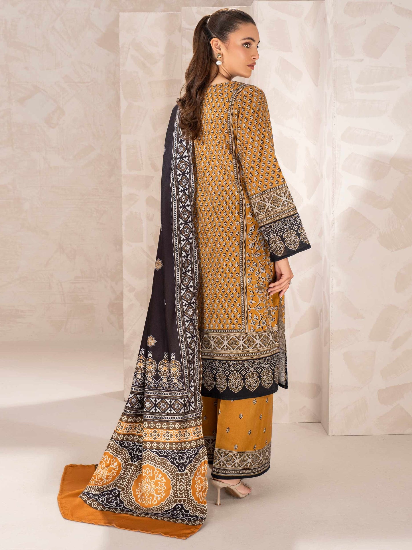 3 Piece Khaddar Suit-Printed (Unstitched)