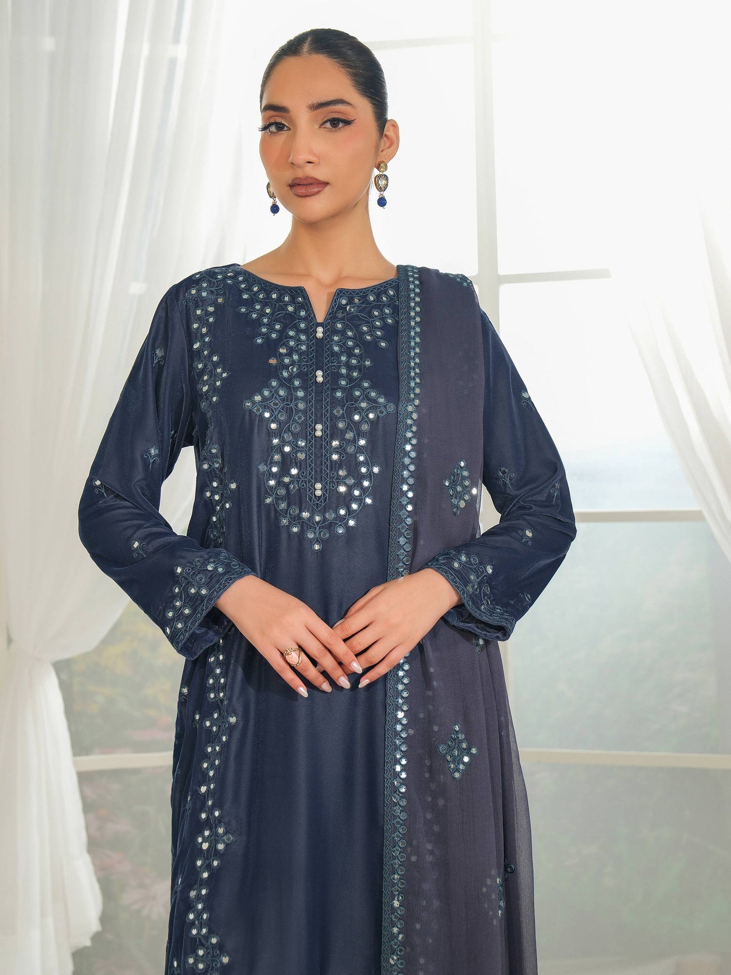 3 Piece Velvet Suit-Embroidered (Unstitched)