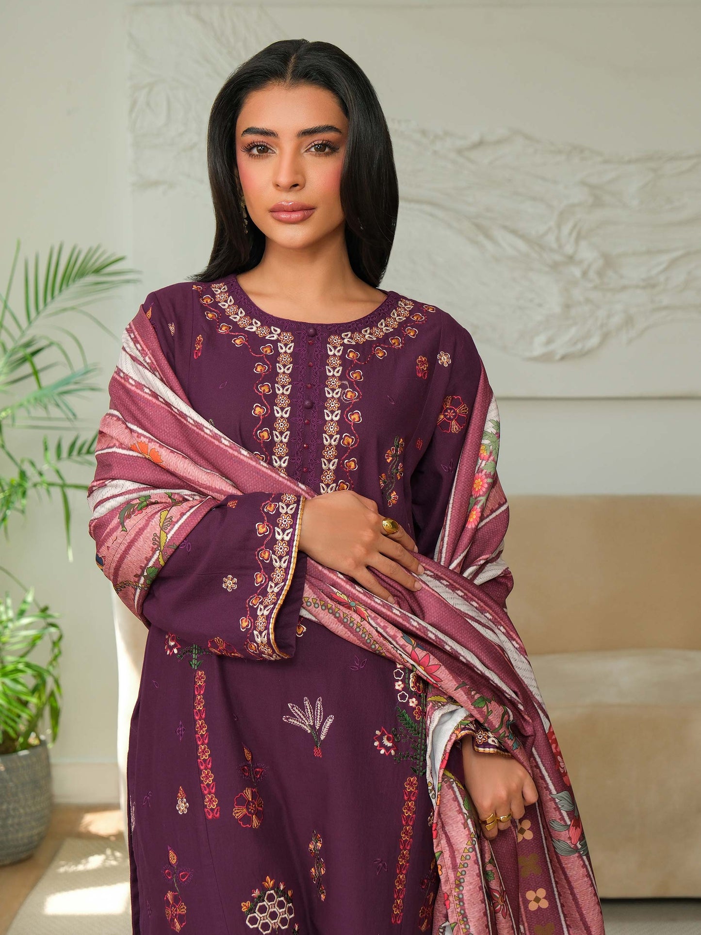 3 Piece Khaddar Suit-Embroidered (Unstitched)