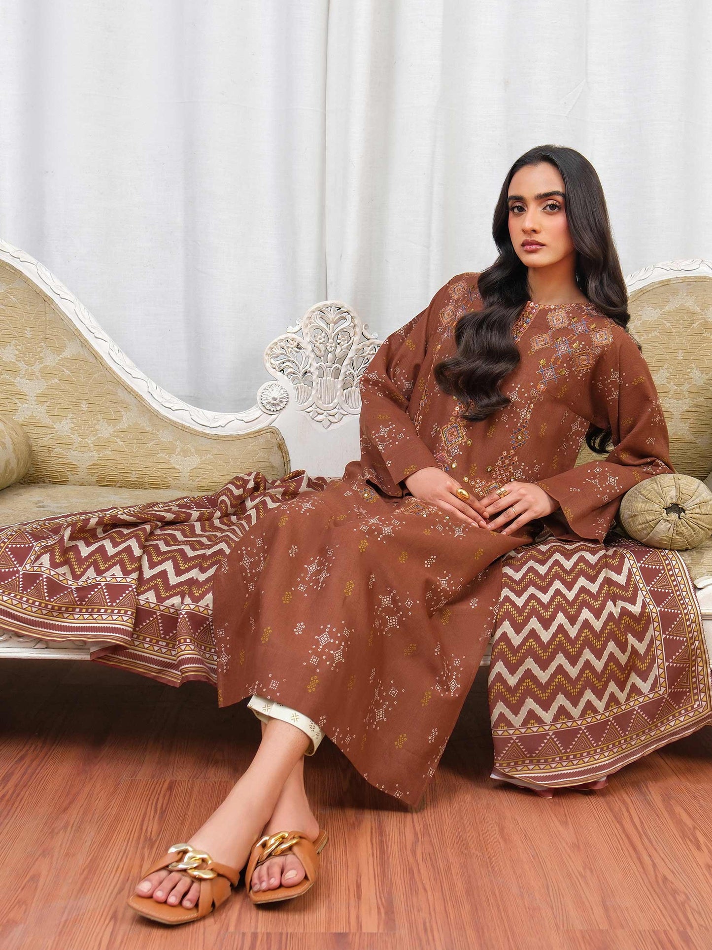 3 Piece Khaddar Suit-Embroidered (Unstitched)