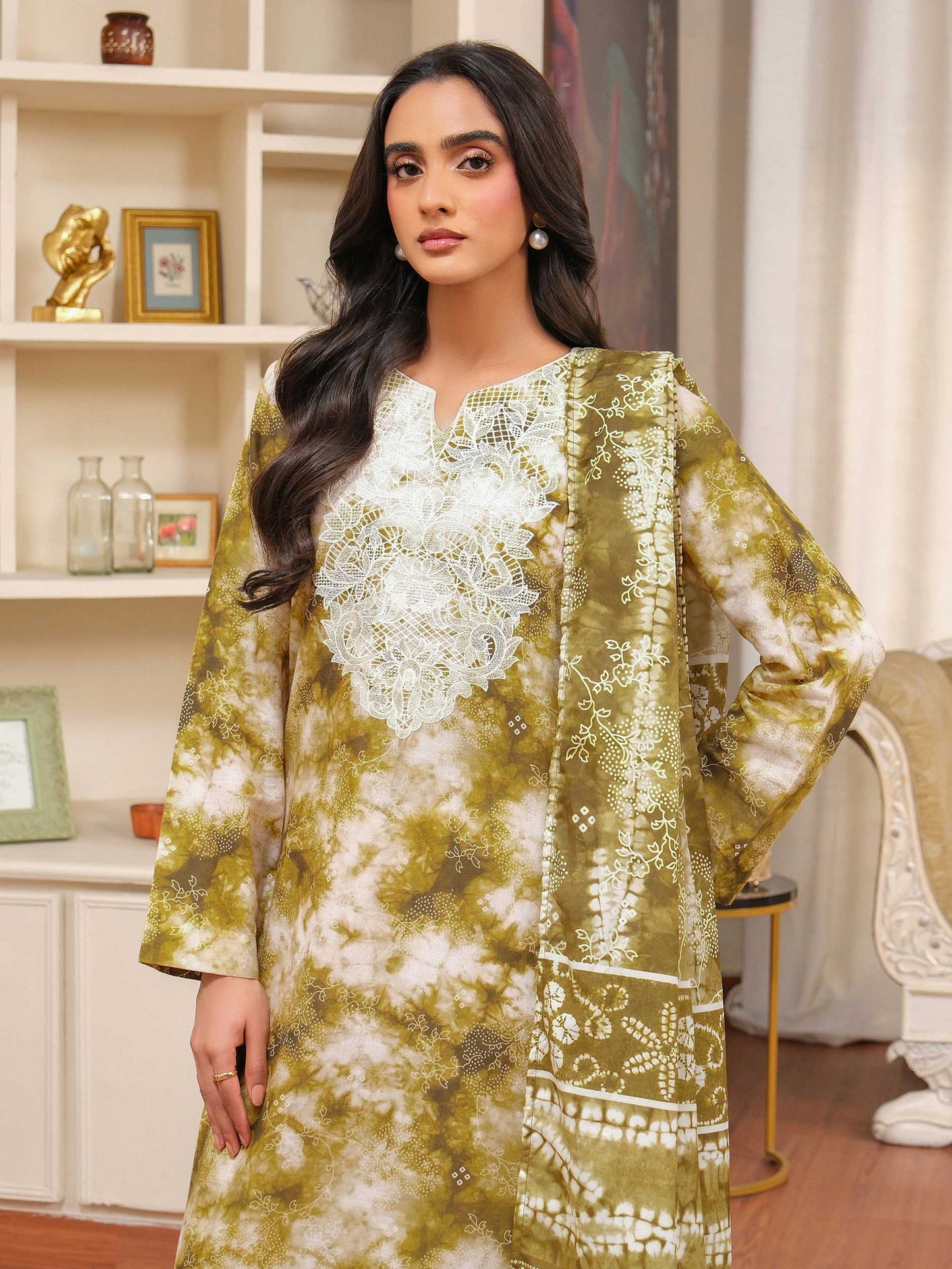 3 Piece Khaddar Suit-Embroidered (Unstitched)