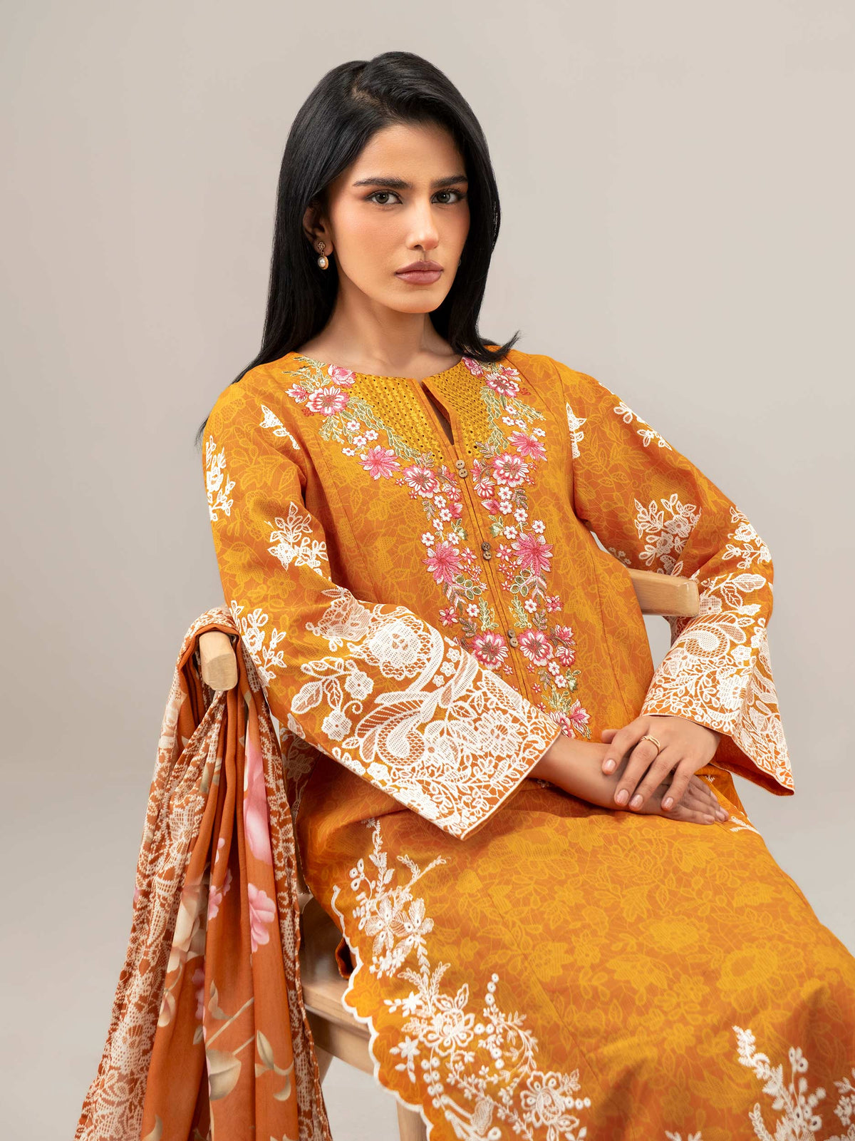 3 Piece Slub Khaddar Suit-Embroidered (Unstitched)