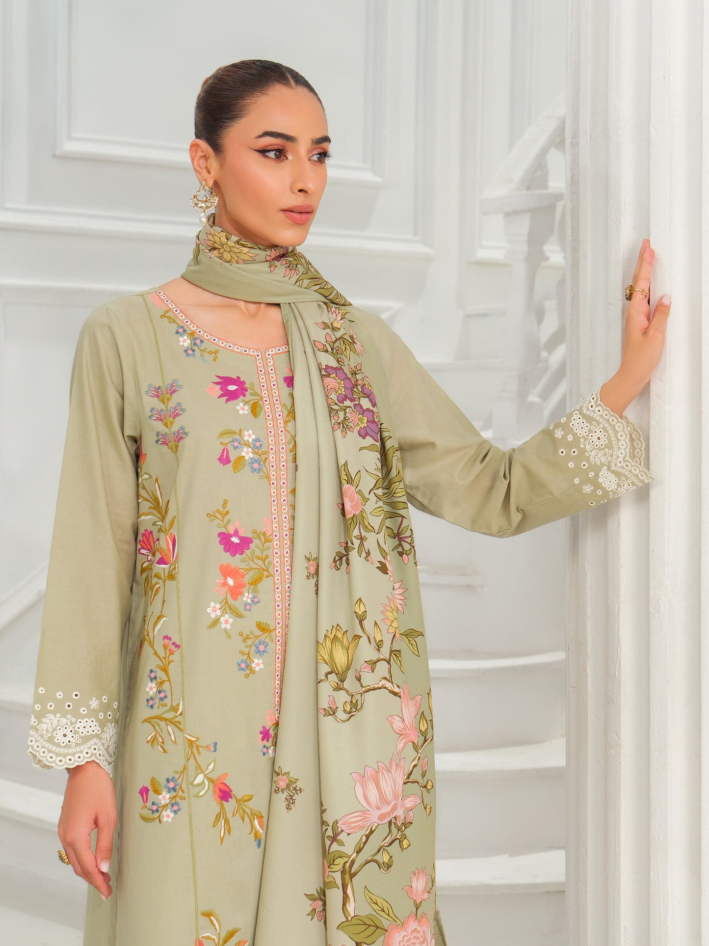 3 Piece Karandi Suit-Embroidered (Unstitched)