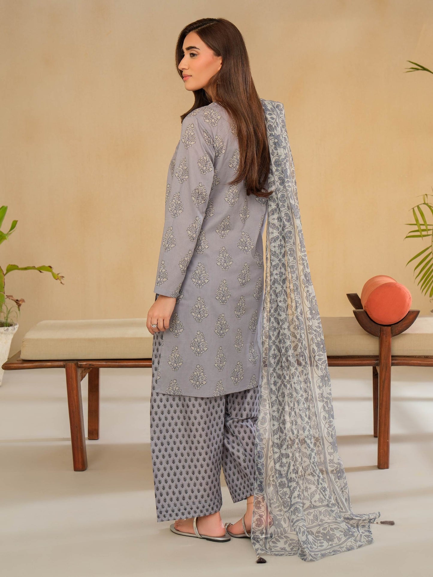 3 Piece Lawn Suit-Embroidered (Unstitched)
