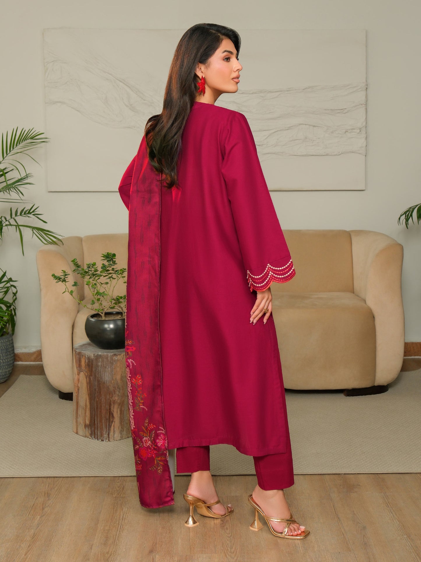 3 Piece Khaddar Suit-Embroidered (Unstitched)