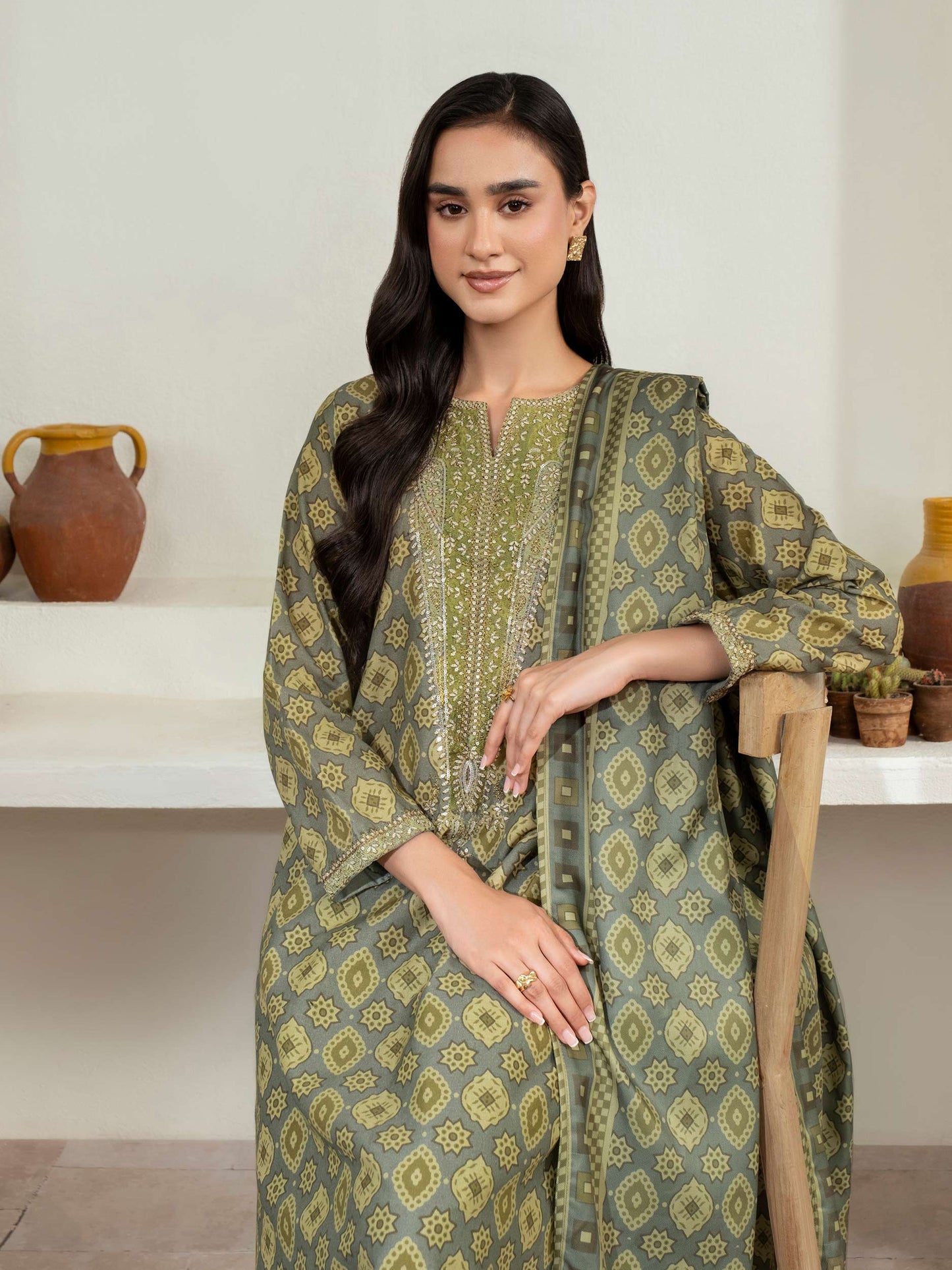 3 Piece Khaddar Suit-Embroidered (Unstitched)