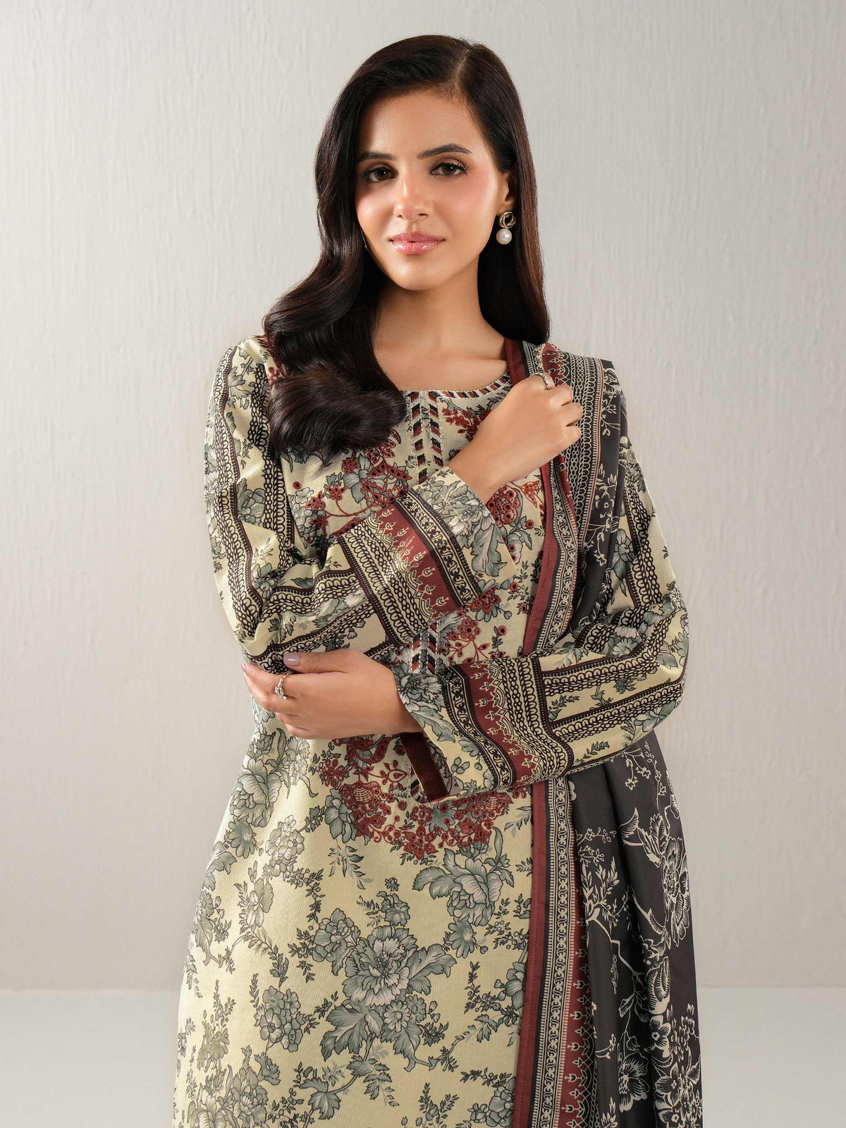 3 Piece Khaddar Suit-Embroidered (Unstitched)