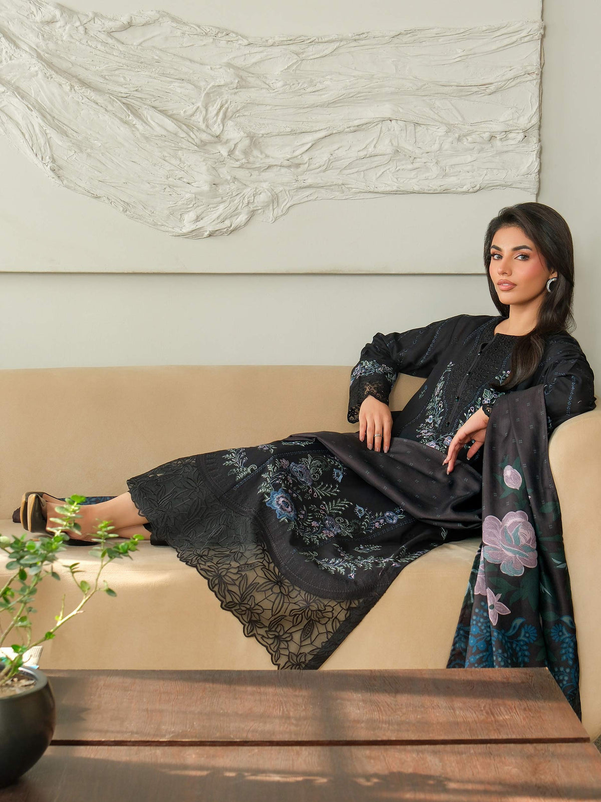 3 Piece Khaddar Suit-Embroidered (Unstitched)