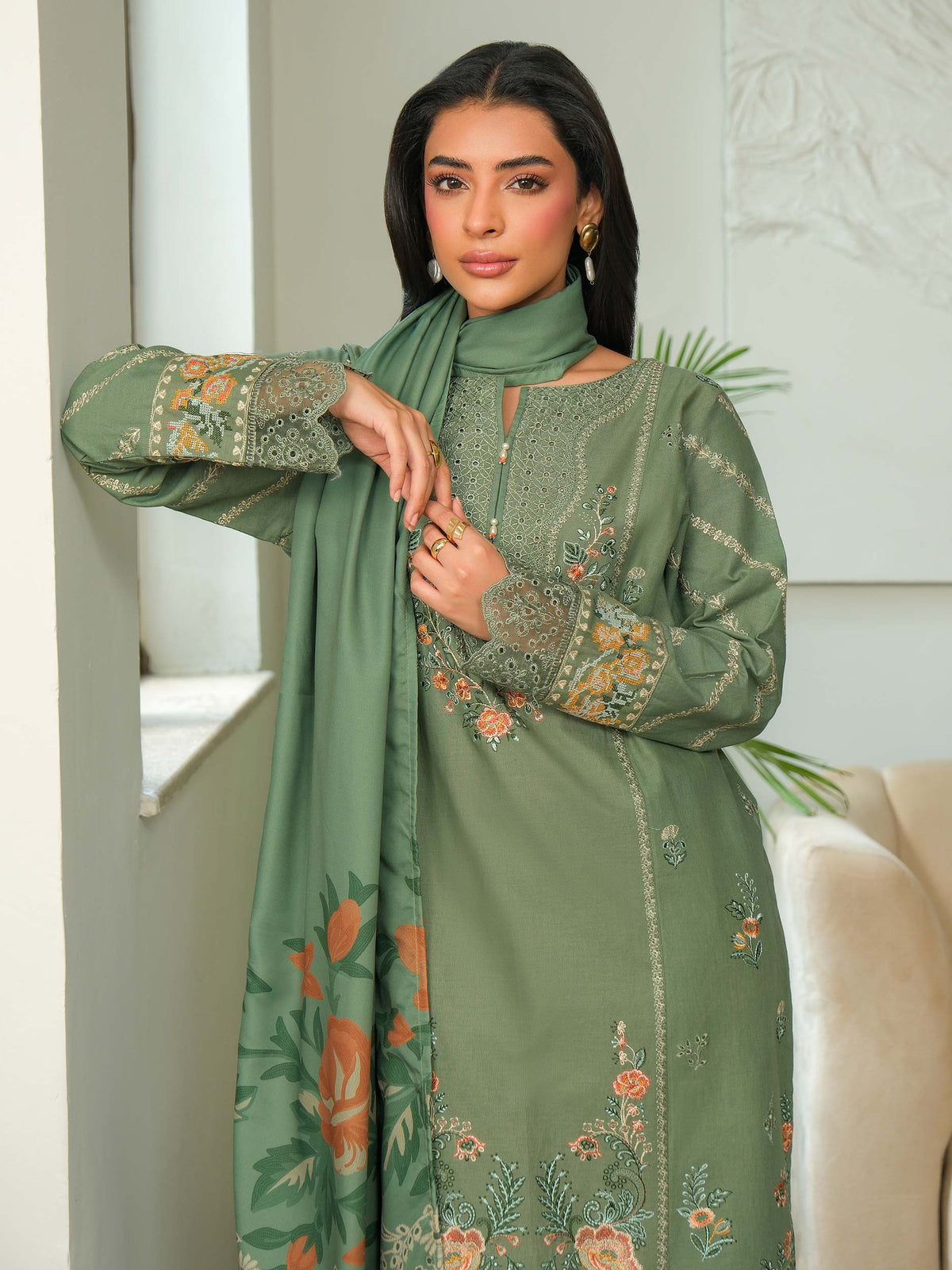 3 Piece Khaddar Suit-Embroidered (Unstitched)
