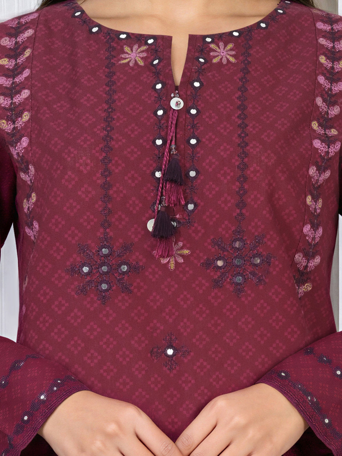 3 Piece Khaddar Suit- Embroidered (Unstitched)