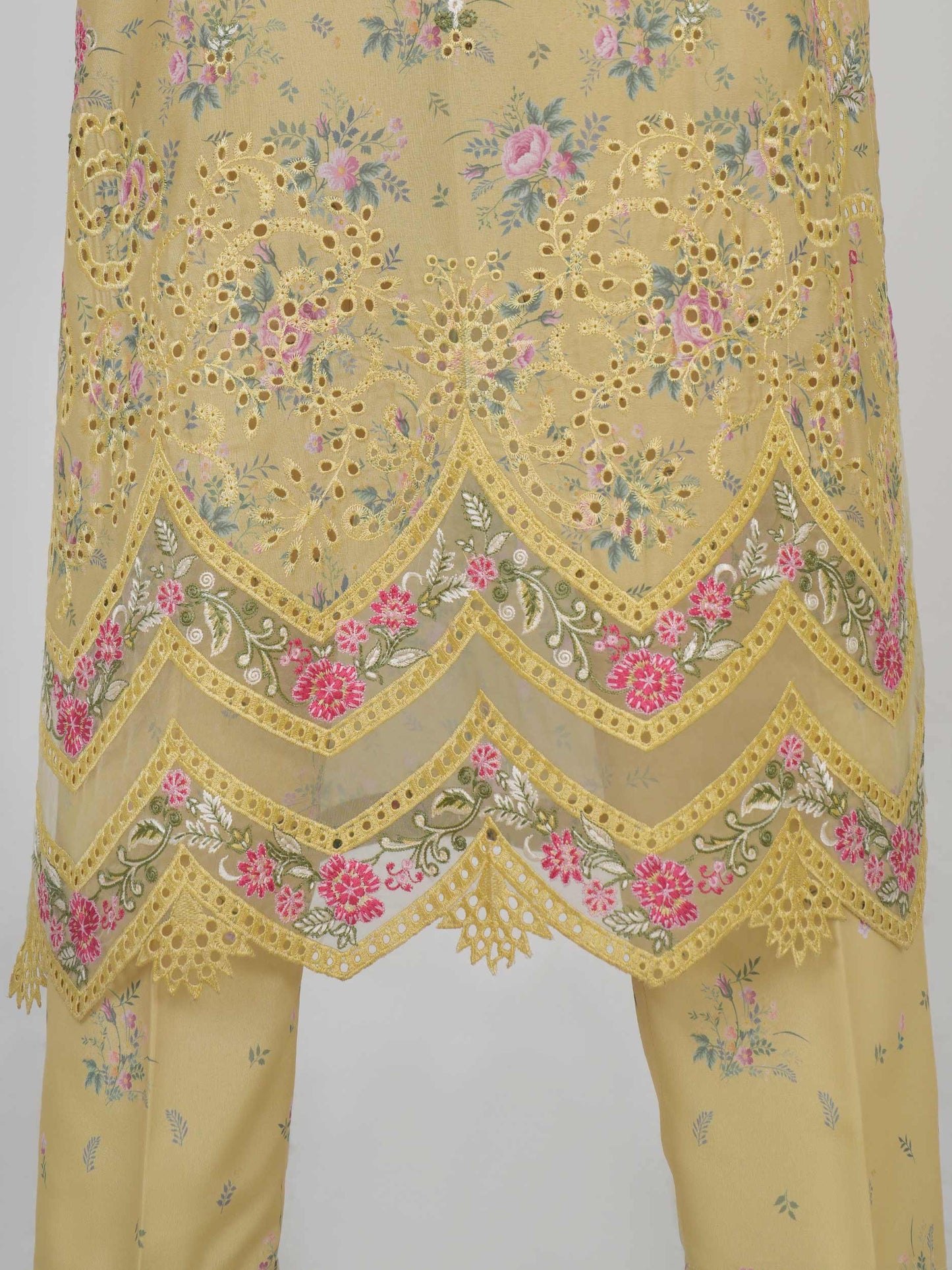 3 Piece Lawn Suit- Embroidered (Unstitched)
