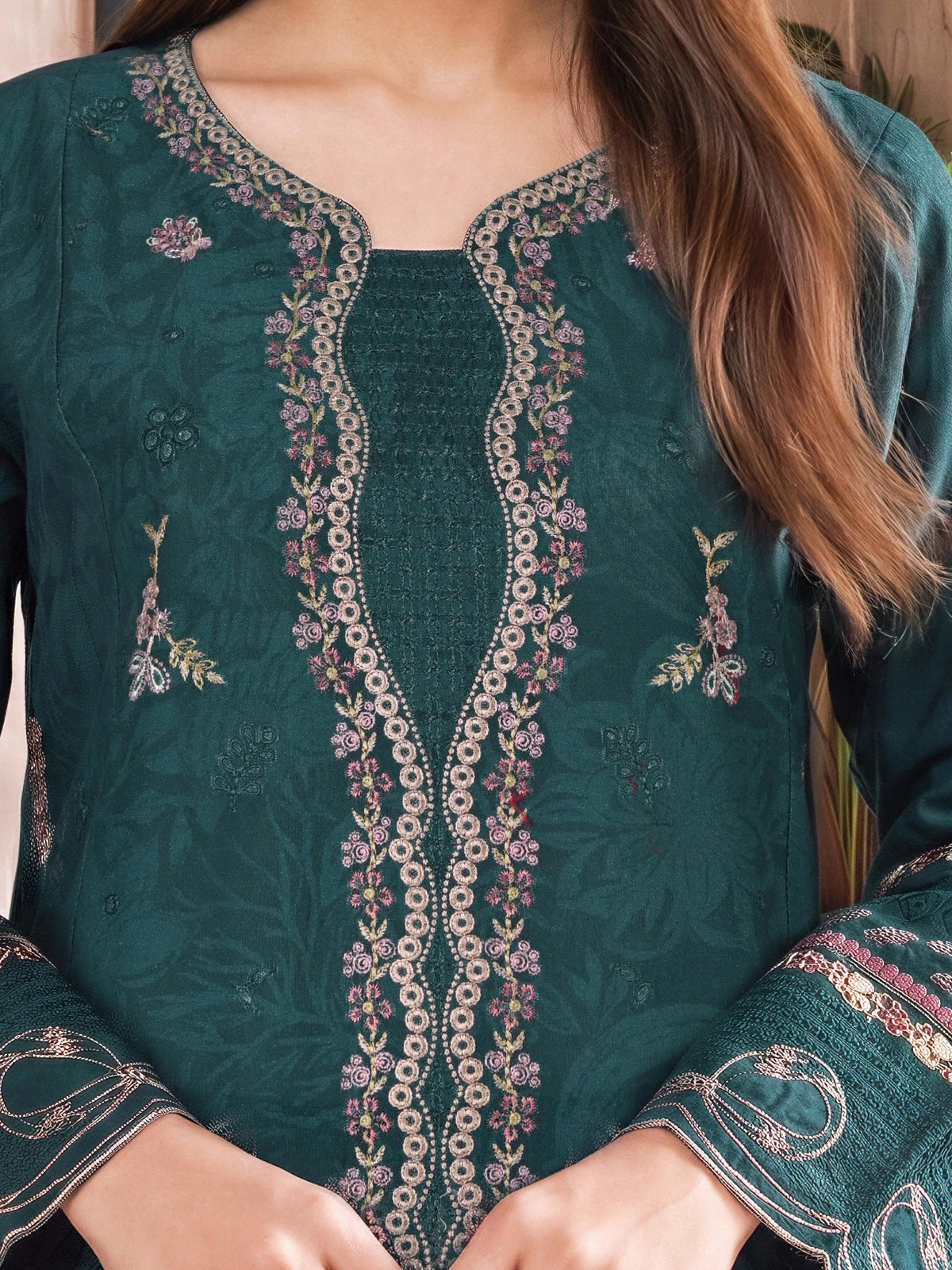 3 Piece Khaddar Suit- Embroidered (Unstitched)