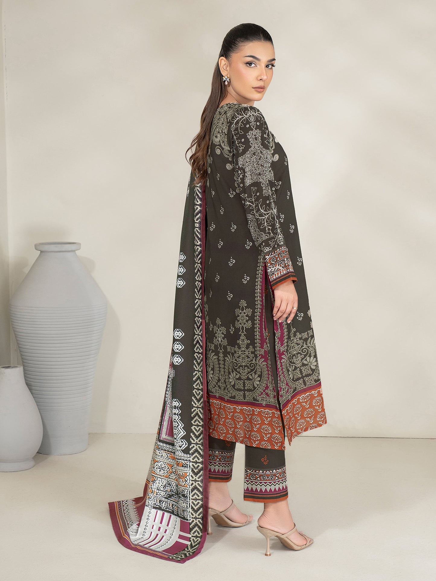 3 Piece Khaddar Suit-Printed (Unstitched)