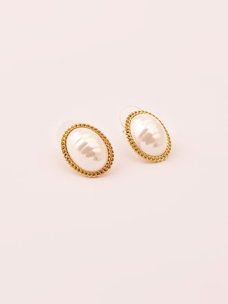 peal-stud-earrings