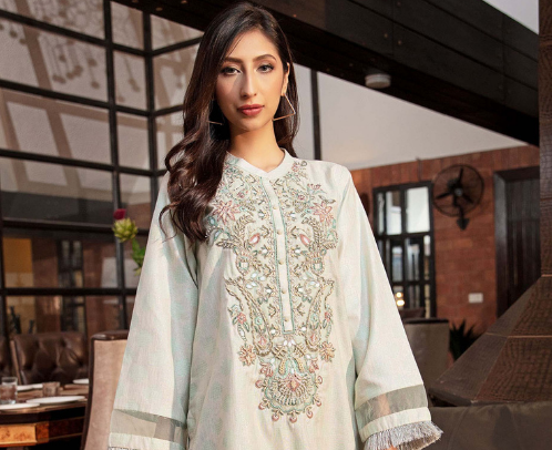 Ace Your Formal Look This Year With Limelight