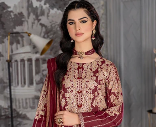 The Ever-so-Classic Limelight’s Unstitched Lawn Suits