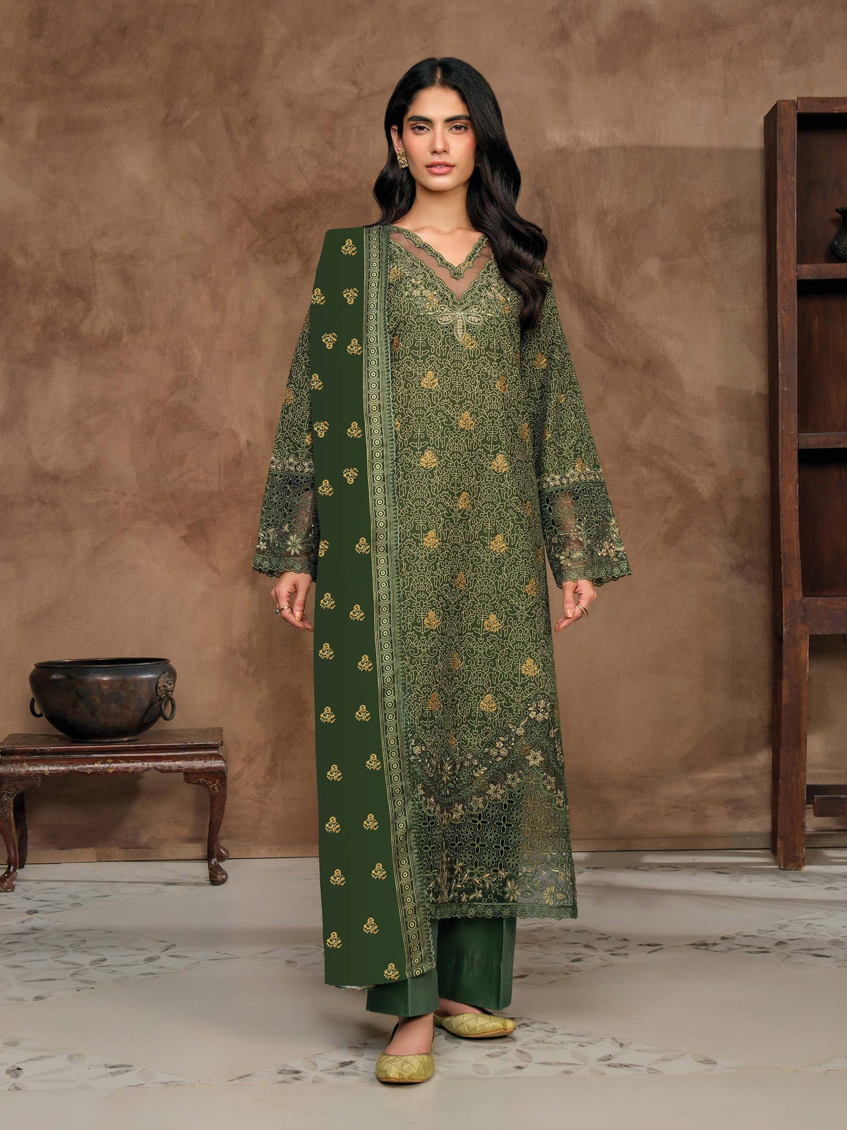 3 Piece Khaddar Suit-Embroidered (Unstitched)