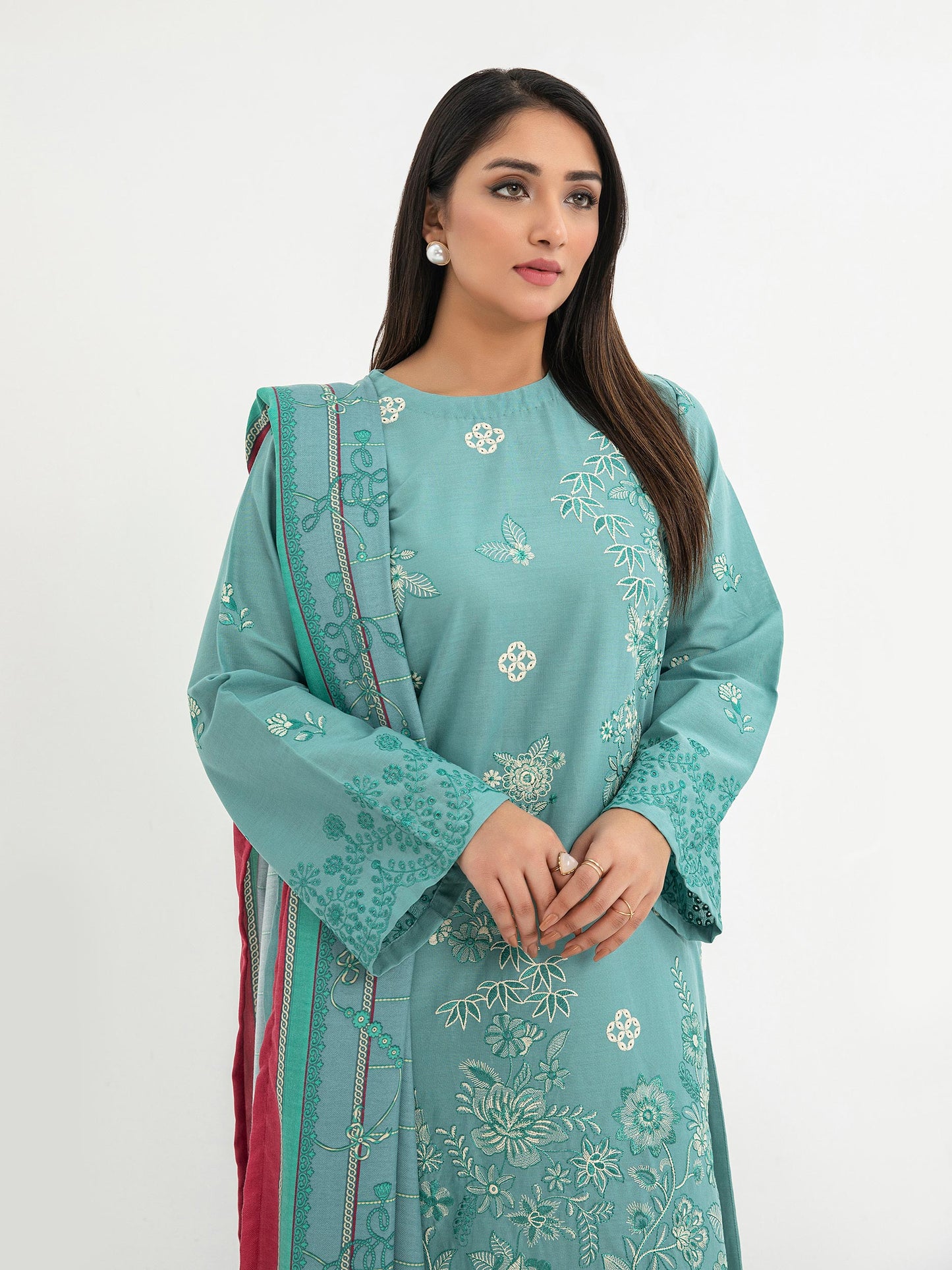 2 Piece Khaddar Suit-Embroidered (Pret)
