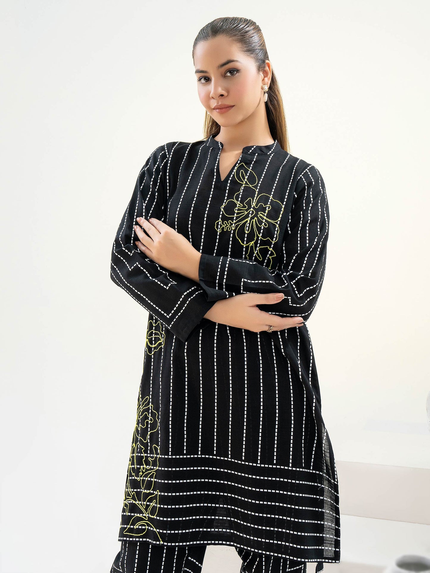 2 Piece Khaddar Suit-Embroidered (Pret)